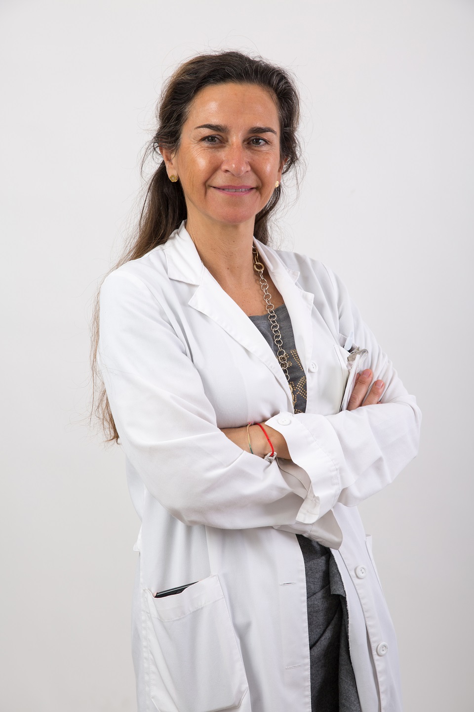 Eva Baró: “Ribera garantiza el 95% de empleo estable en el Hospital de Torrevieja frente a la incertidumbre de la reversión”