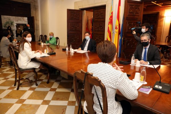 Ximo Puig se reúne con los rectores y rectoras de las universidades valencianas para abordar la situación sanitaria