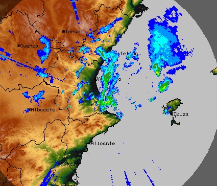 Frente de tormentas potente frente a las costas de Valencia augura una madrugada complicada
