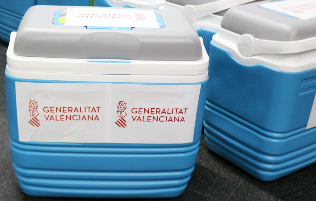 Sanidad distribuye 11.000 dosis para la vacunación de los centros sanitarios privados