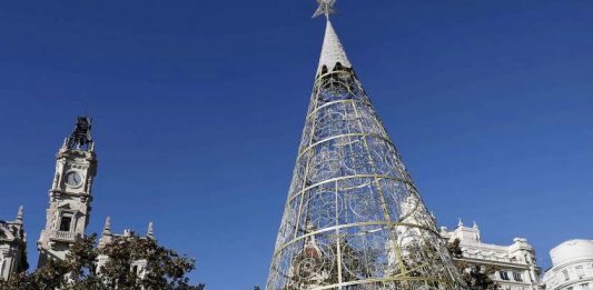 Arbol de Navidad del Ayuntamiento de Valencia 2018. ValenciaNews
