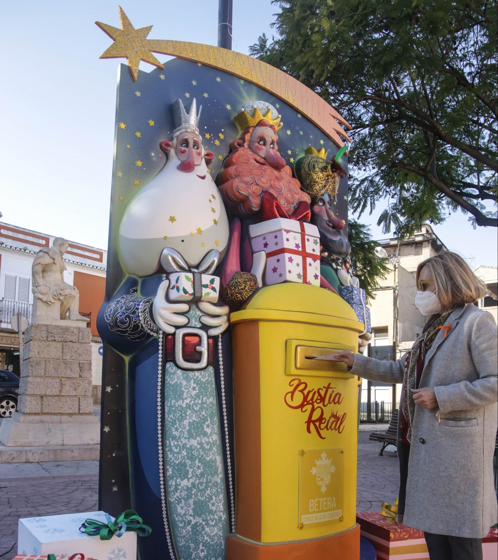 Bétera instala buzones reales en el municipio para que todos los niños y niñas depositen sus cartas para los Reyes Magos