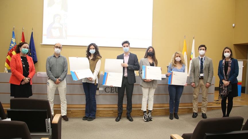 El MICOF y la CEU UCH premian a los mejores estudiantes de Farmacia y Óptica