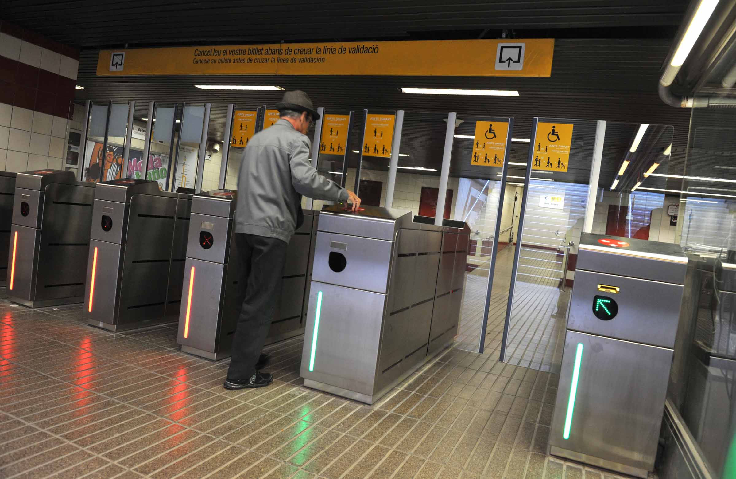 La Generalitat adjudica el mantenimiento de canceladoras y otros sistemas de Metrovalencia y TRAM d'Alacant por más de 7,5 millones