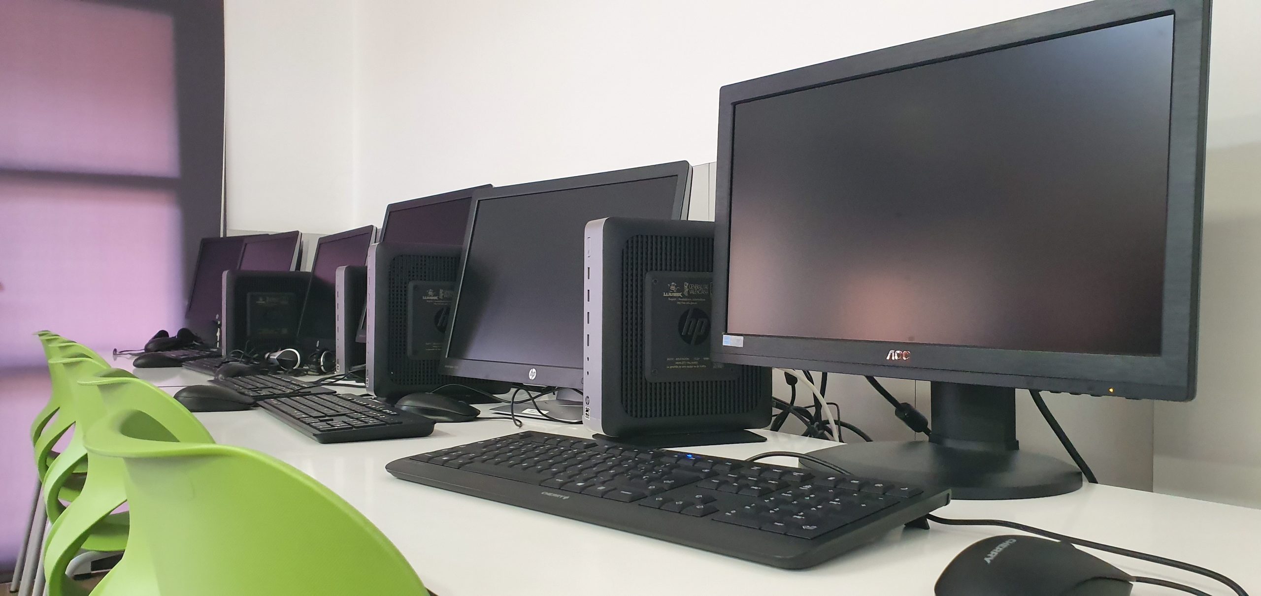 La Generalitat mejorará el acceso a Internet en todos los centros educativos públicos de la Comunitat