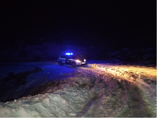 La Guardia Civil y Bomberos rescatan a 7 personas que estaban atrapadas por la nieve