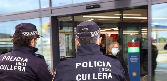 Botellones nocturnos cada noche en la zona del Volcán de Cullera y actos vandálicos en zonas como Cap Blanc