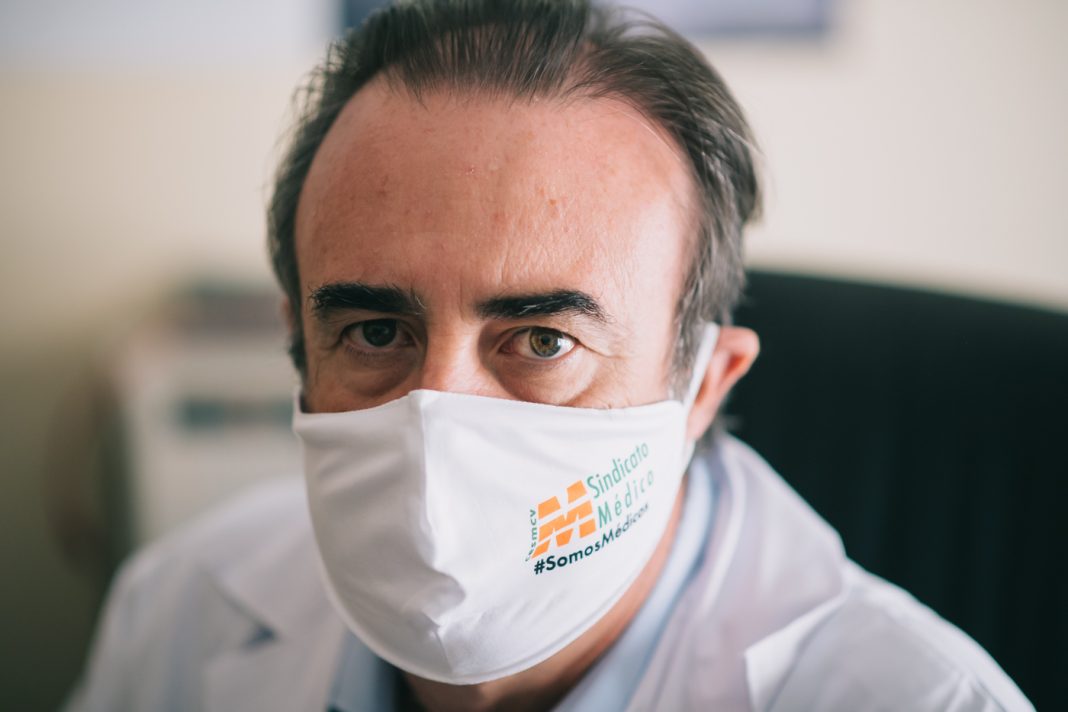 El Sindicato Médico presenta una queja al Ministerio de Sanidad por los incumplimientos en la estrategia de vacunación en la Comunitat Valenciana