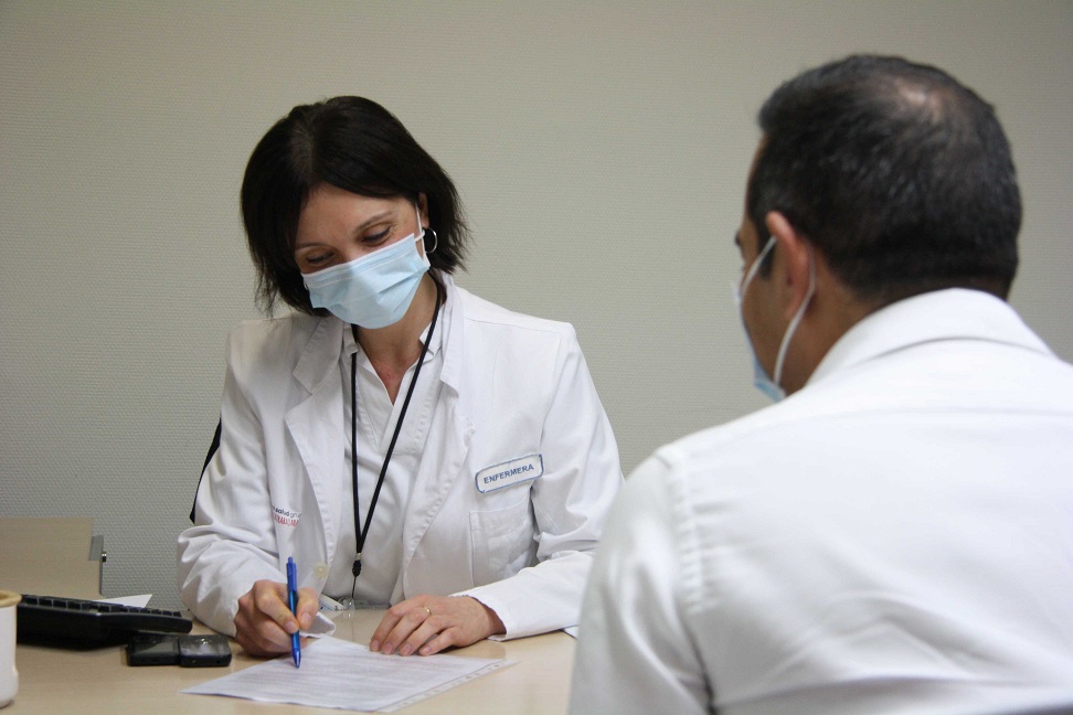 La enfermera gestora de casos oncológicos de Torrevieja y Vinalopó incrementa un 30% el número de consultas durante la pandemia