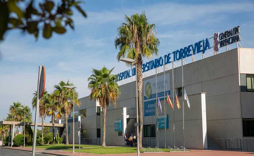 17 jefes de servicio abandonan el Hospital Universitario de Torrevieja ante la llegada de la Conselleria de Sanidad