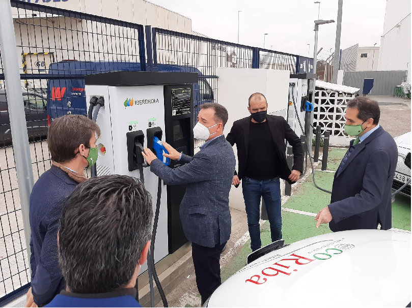 Iberdrola pone en marcha dos puntos de recarga rápida para vehículos eléctricos en Ribarroja