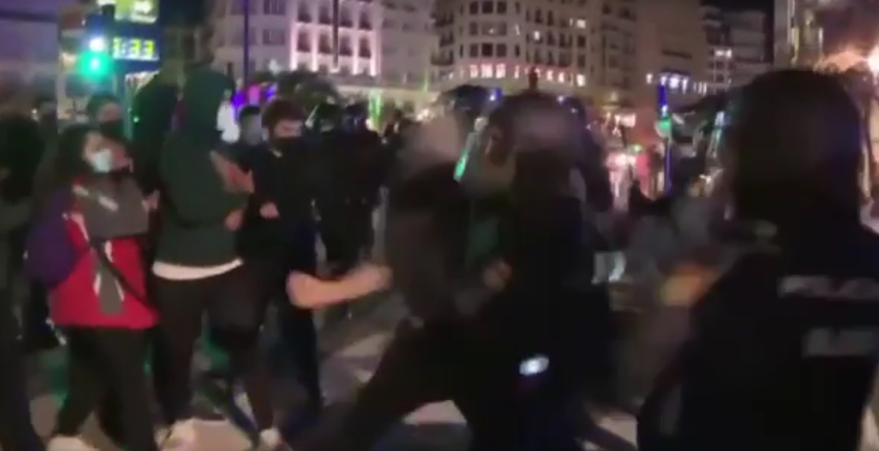 Fomentar el terrorismo y la violencia contra las personas no es libertad