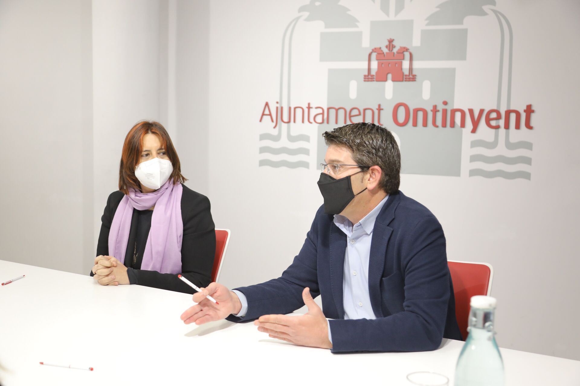 La consellera Pérez Garijo felicita a Jorge Rodríguez por el esfuerzo de Ontinyent en la recuperación de la memoria democrática