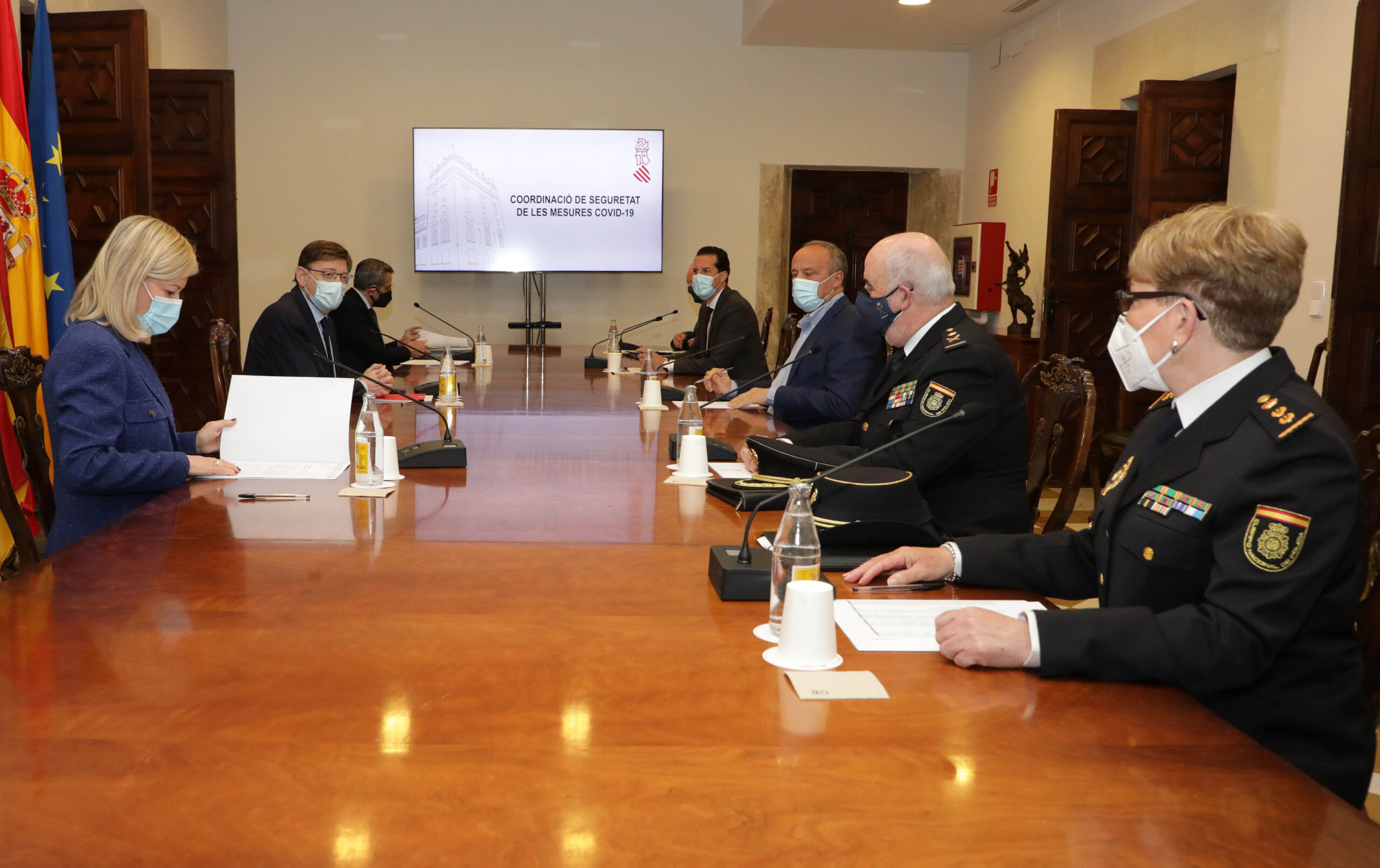 La policía de la Generalitat triplicará su presencia en las zonas recreativas del interior para controlar el cumplimiento de las medidas contra la Covid-19