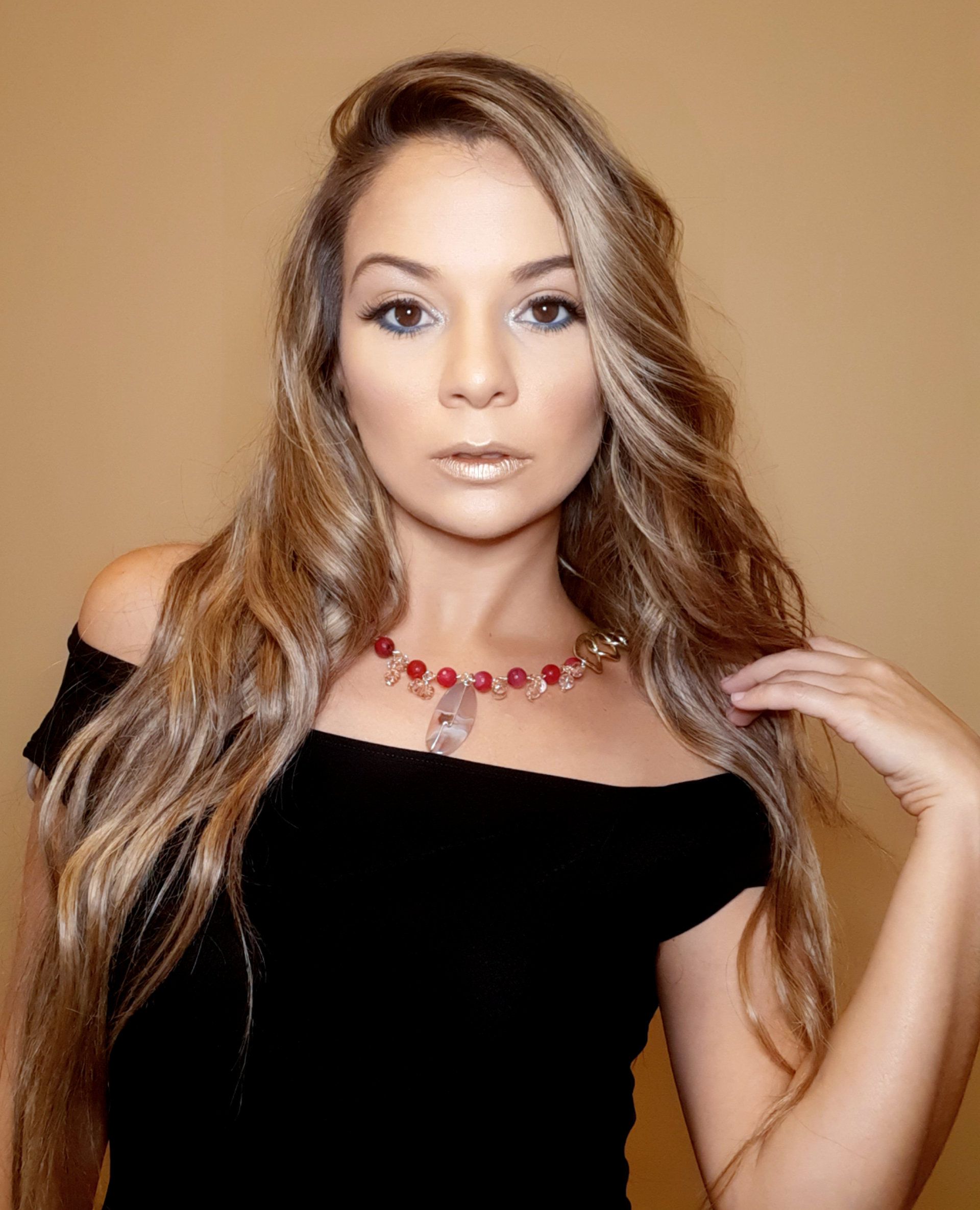 Mariana Forcucci, en representación de Burjassot, recibe un premio especial en el certamen "Rodando Por La Igualdad" en TikTok