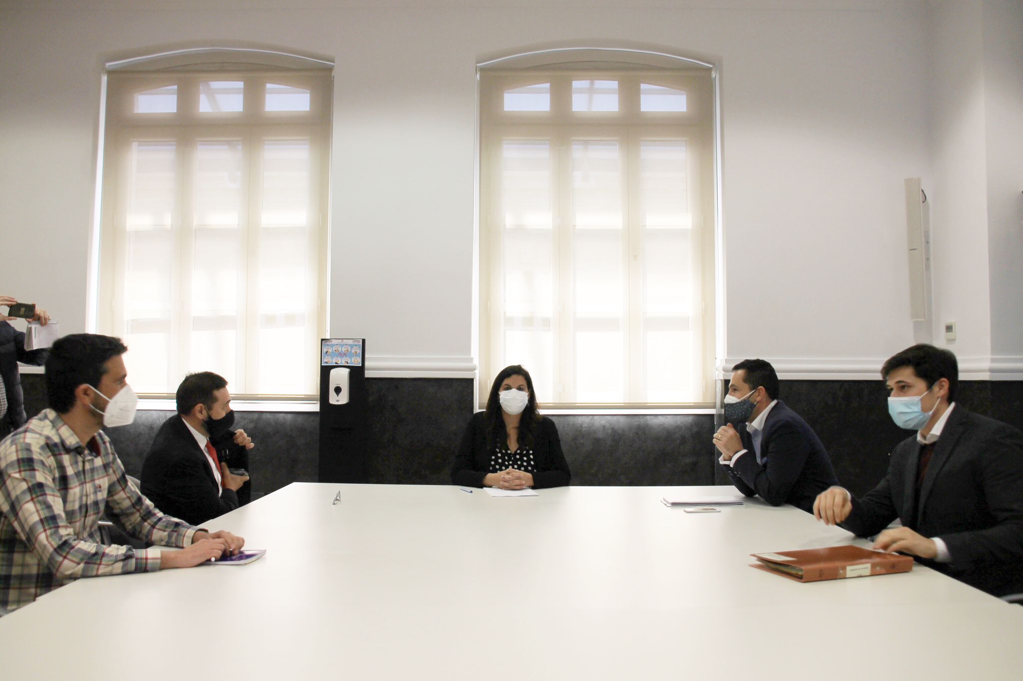 Reunión entre Sandra Gómez y el presidente de Libertad Valencia CF