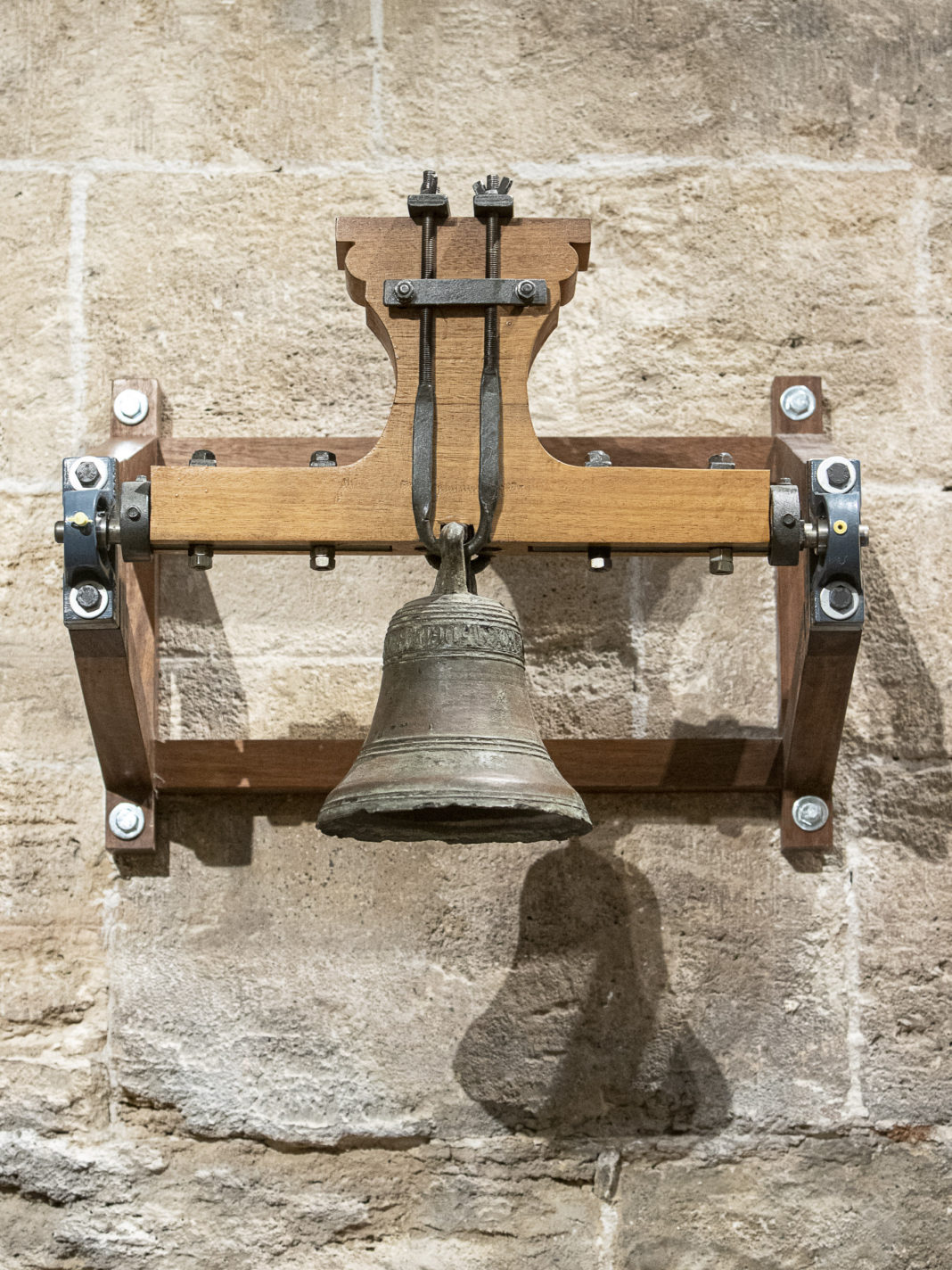 El Museo de la Catedral expone la campana más antigua de Valencia