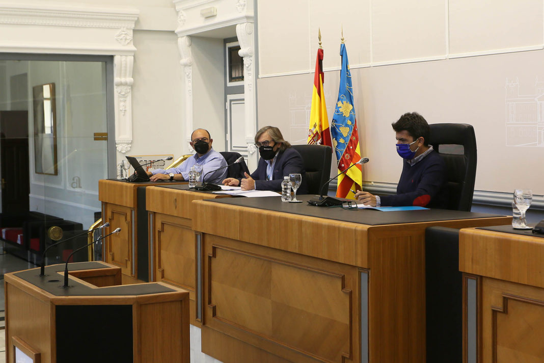La Diputación de Alicante destina siete millones de euros para renovar los parques de bomberos y su flota de vehículos