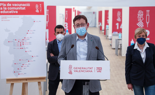 La Comunitat Valenciana PARALIZA la vacunación con Astrazeneca, al traste la vacunación de docentes