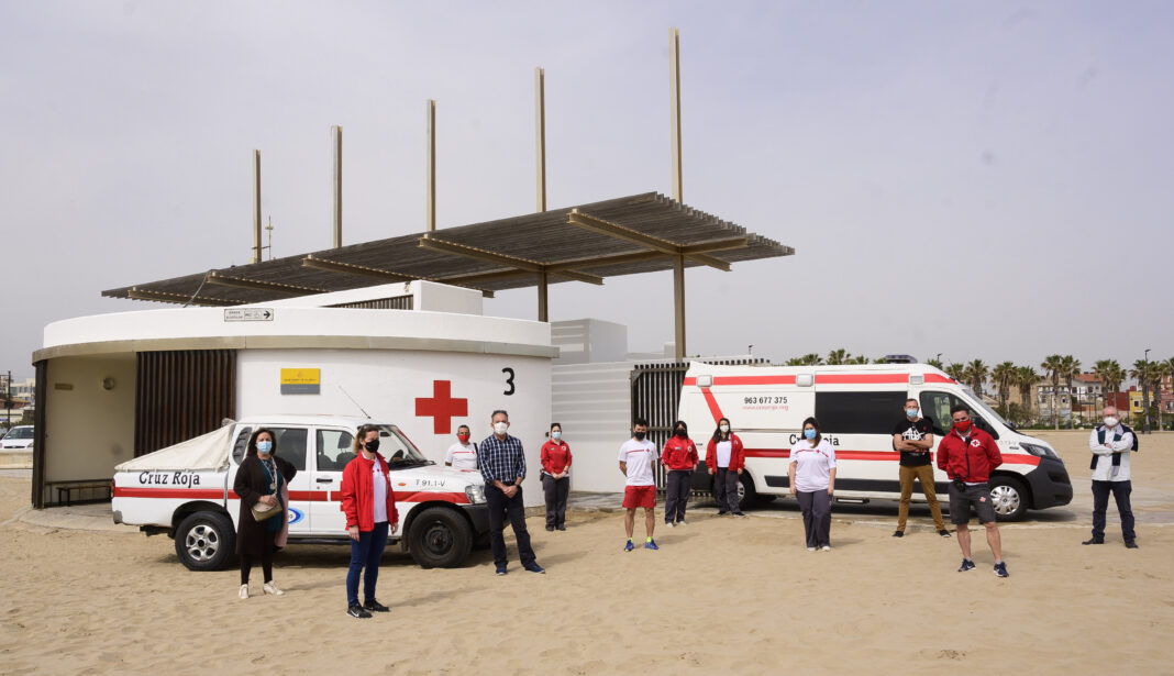 Valencia pone en funcionamiento el servicio de asistencia sanitaria, salvamento y socorrismo en las playas urbanas para Semana Santa