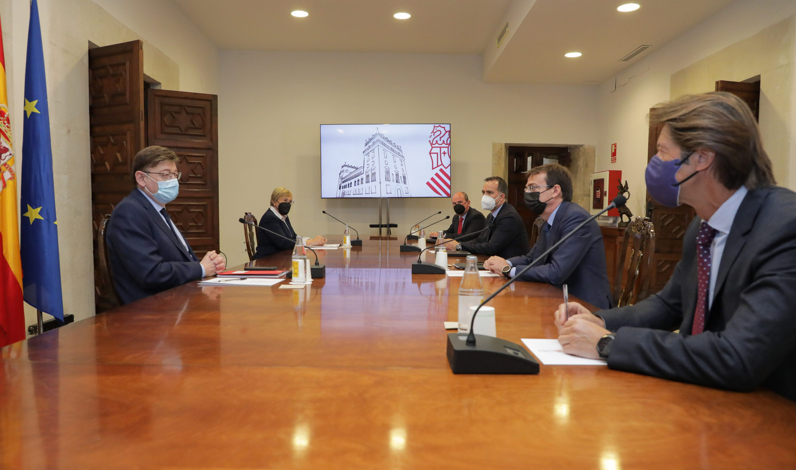 Ximo Puig asegura la vacunación de "dos millones de valencianos antes de septiembre"