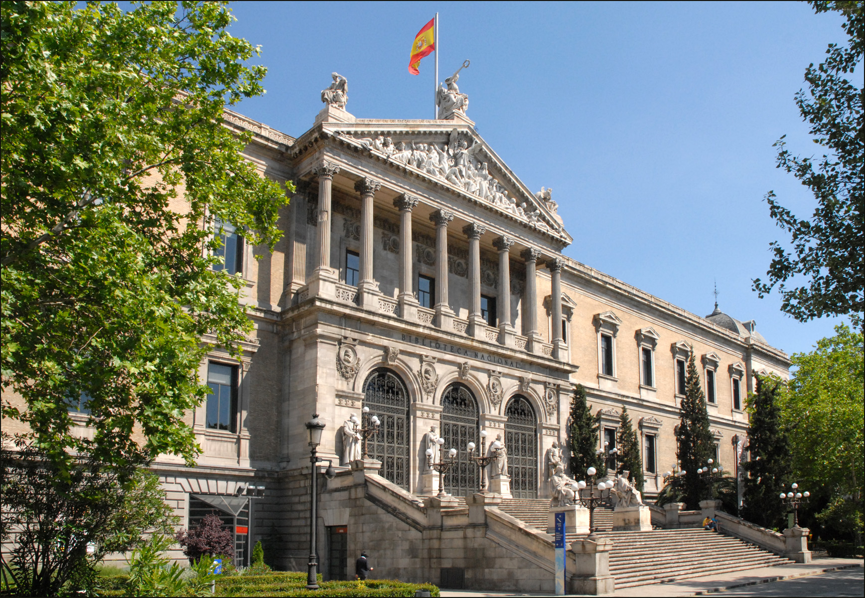 La Biblioteca Nacional se disculpa por la exposición de la literatura catalana pero no cambia el título de la misma a pesar de estar basada en literatos valencianos