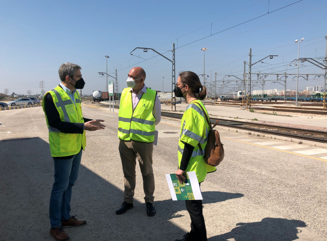 Obras Públicas inicia un estudio para definir las actuaciones de la Generalitat para impulsar el transporte ferroviario de mercancías