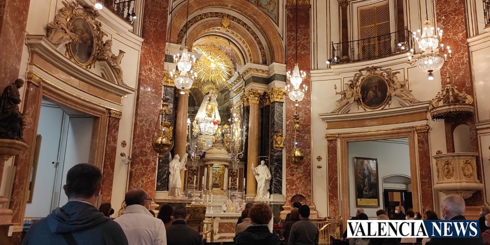 Misa d'Infants sólo para personas acreditadas, sin traslado ni procesión y salida con Maremovil de la Virgen