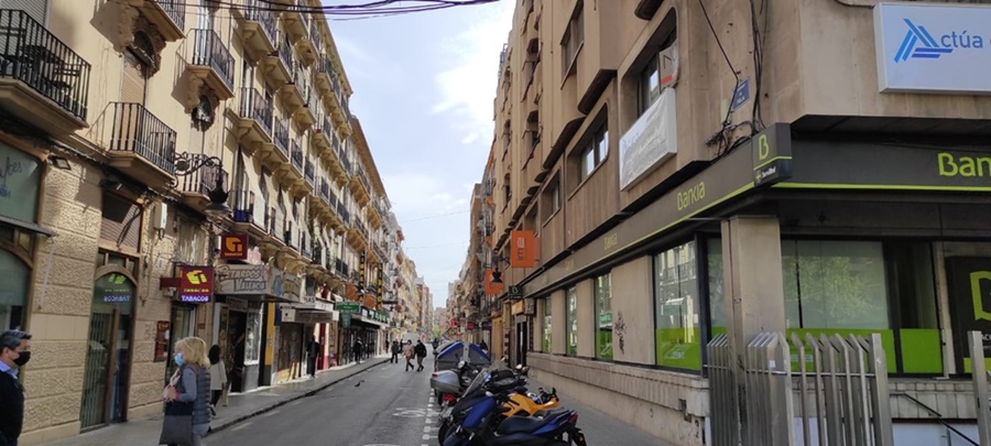 Los popualres piden desestimar el proyecto de compromís de arcos chinos en la Calle de la Catedral de la Pelota Valenciana