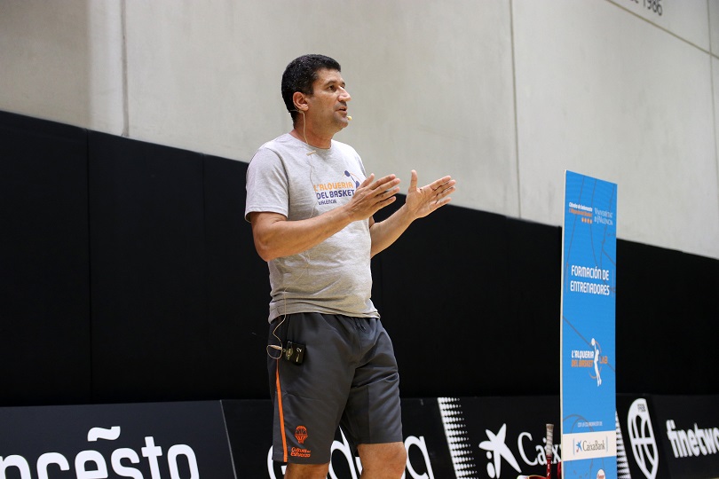 Arturo Ortiz: “Hay que crear atletas y luego esos atletas tienen que jugar al baloncesto”