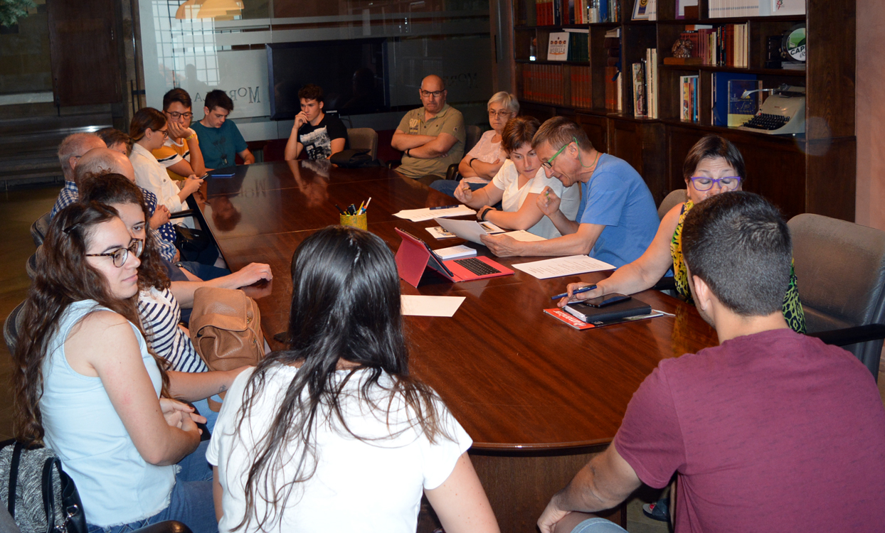 El Ayuntamiento de Morella mantiene reuniones con las entidades de la ciudad para organizar actividades durante los meses de verano
