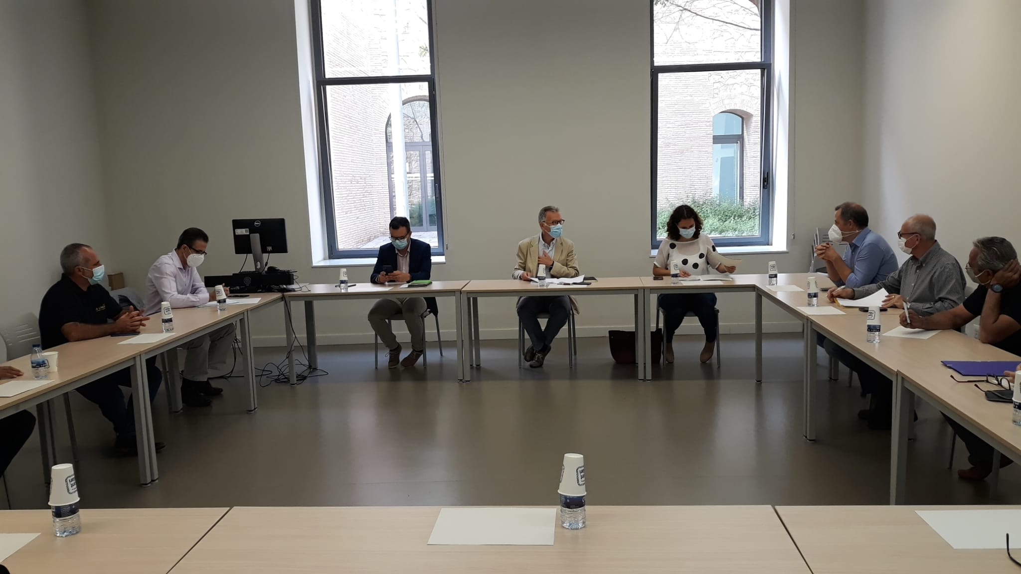 El sector arrocero inicia un diálogo con la conselleria de Agricultura para buscar soluciones que concilien la viabilidad del cultivo con la preservación ambiental