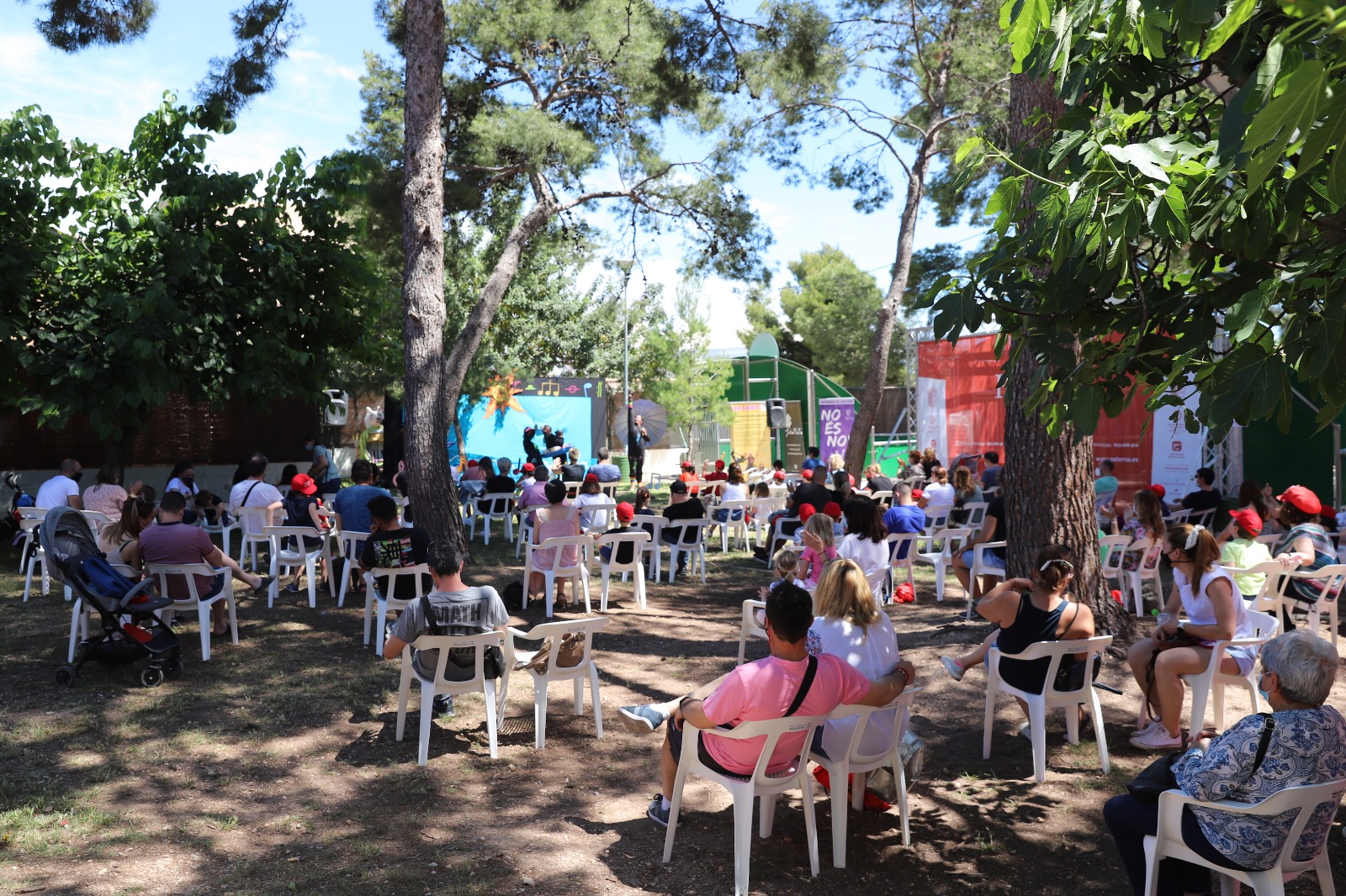 El espectáculo musical Gira Barrios se consolida en Paterna como opción de entretenimiento infantil seguro