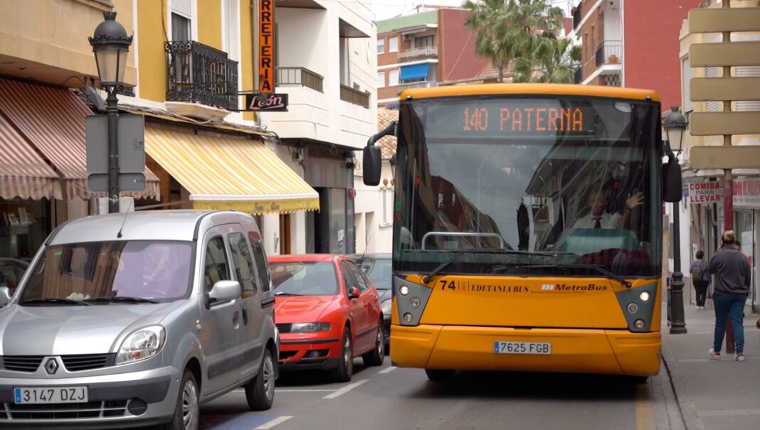Paterna ofrece nuevas ayudas para el transporte público de paterneros que cursan estudios superiores fuera de la ciudad de Valencia