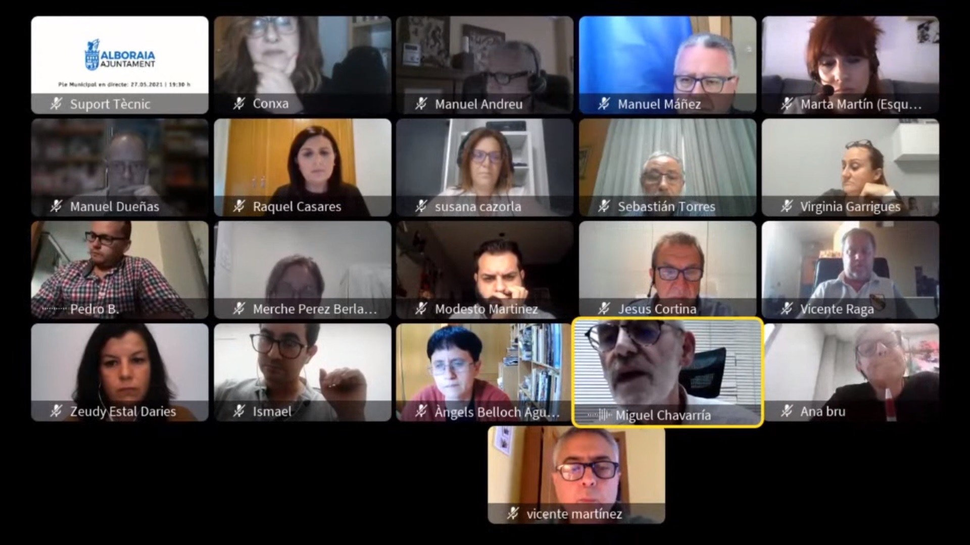 Alboraya aprueba condecorar dos agentes de la Policía Local por sus 25 años de servicio y estudiar la ampliación de horario de la Biblioteca Pública Municipal