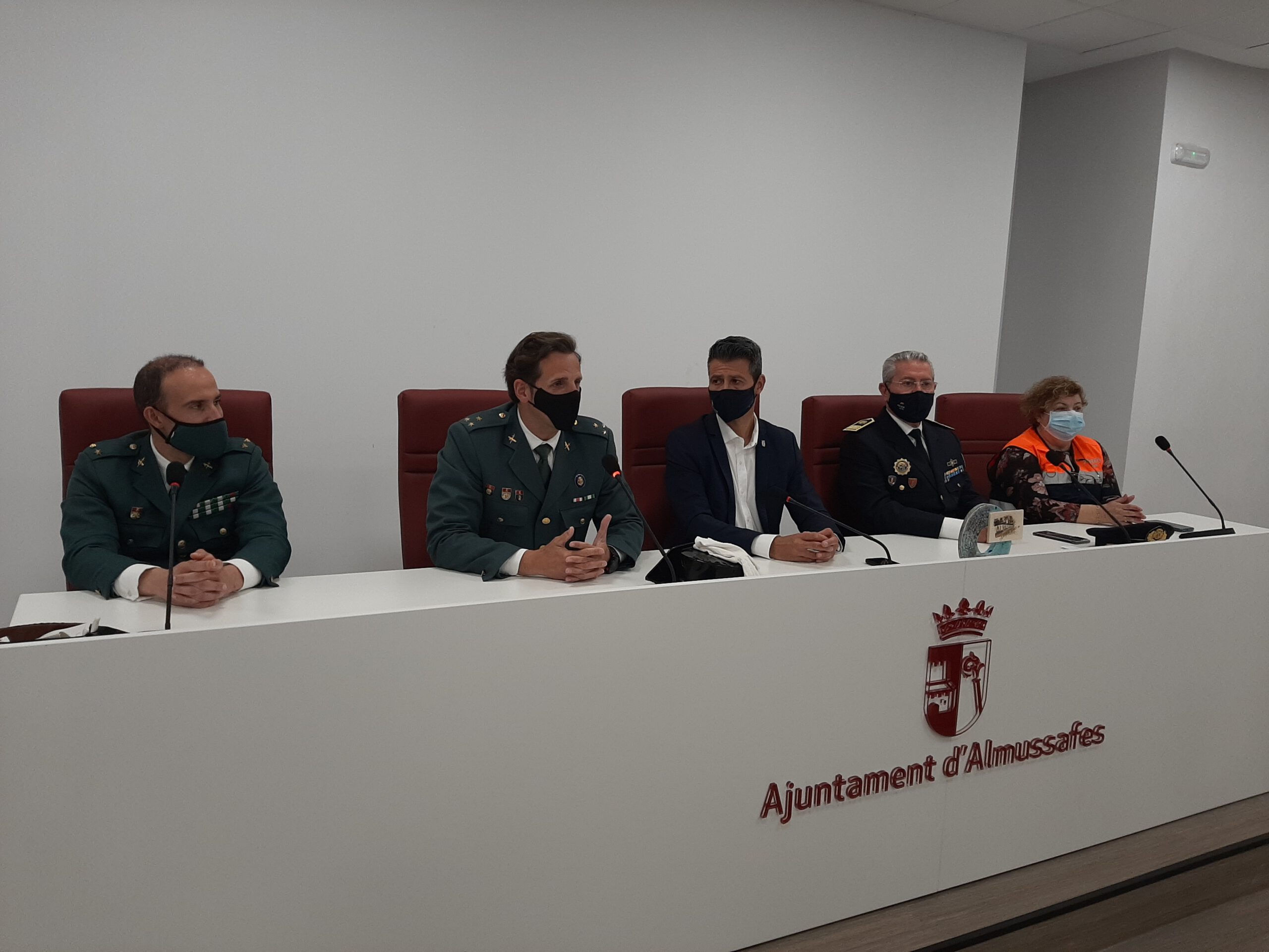 Almussafes despide oficialmente al ex capitán del Puesto Principal de la Guardia Civil, Javier Muñoz