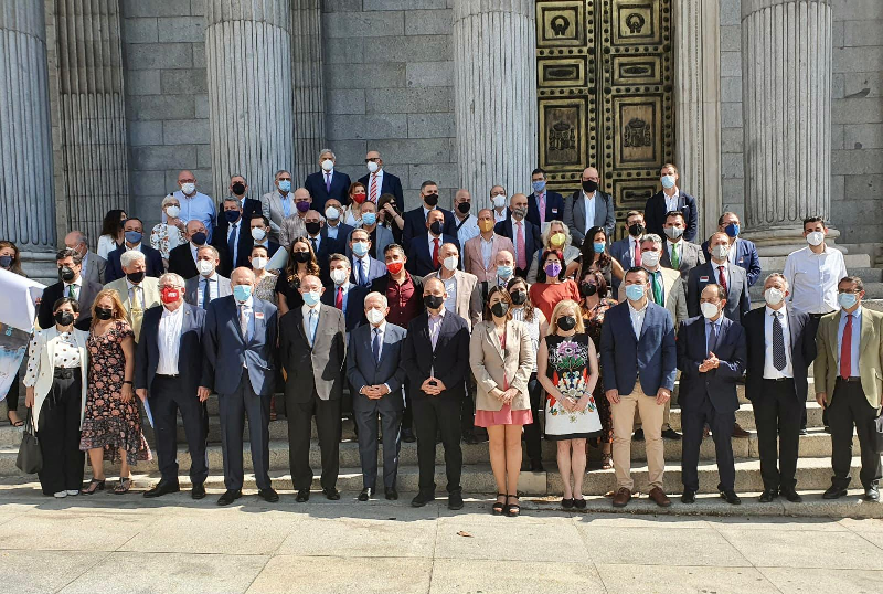 Juristes Valencians proponen al PSOE y PP una formula para desbloquear la reforma constitucional, limitada exclusivamente a la regulación de la discapacidad y a la recuperación del Derecho Civil Valenciano