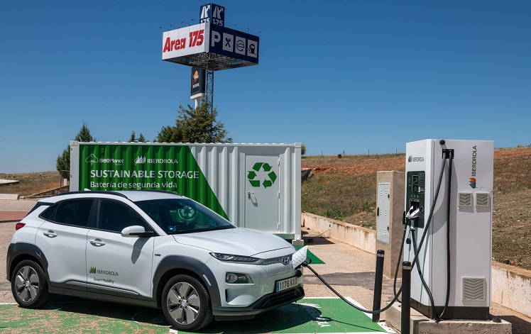 Iberdrola y BeePlanet ponen en marcha los primeros puntos de recarga de vehículo eléctrico alimentados con baterías de segunda vida