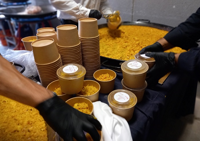 Sanidad y Hostelería cocinan para el Departamento de salud del Vinalopó en agradecimiento a su trabajo desde el inicio de la pandemia