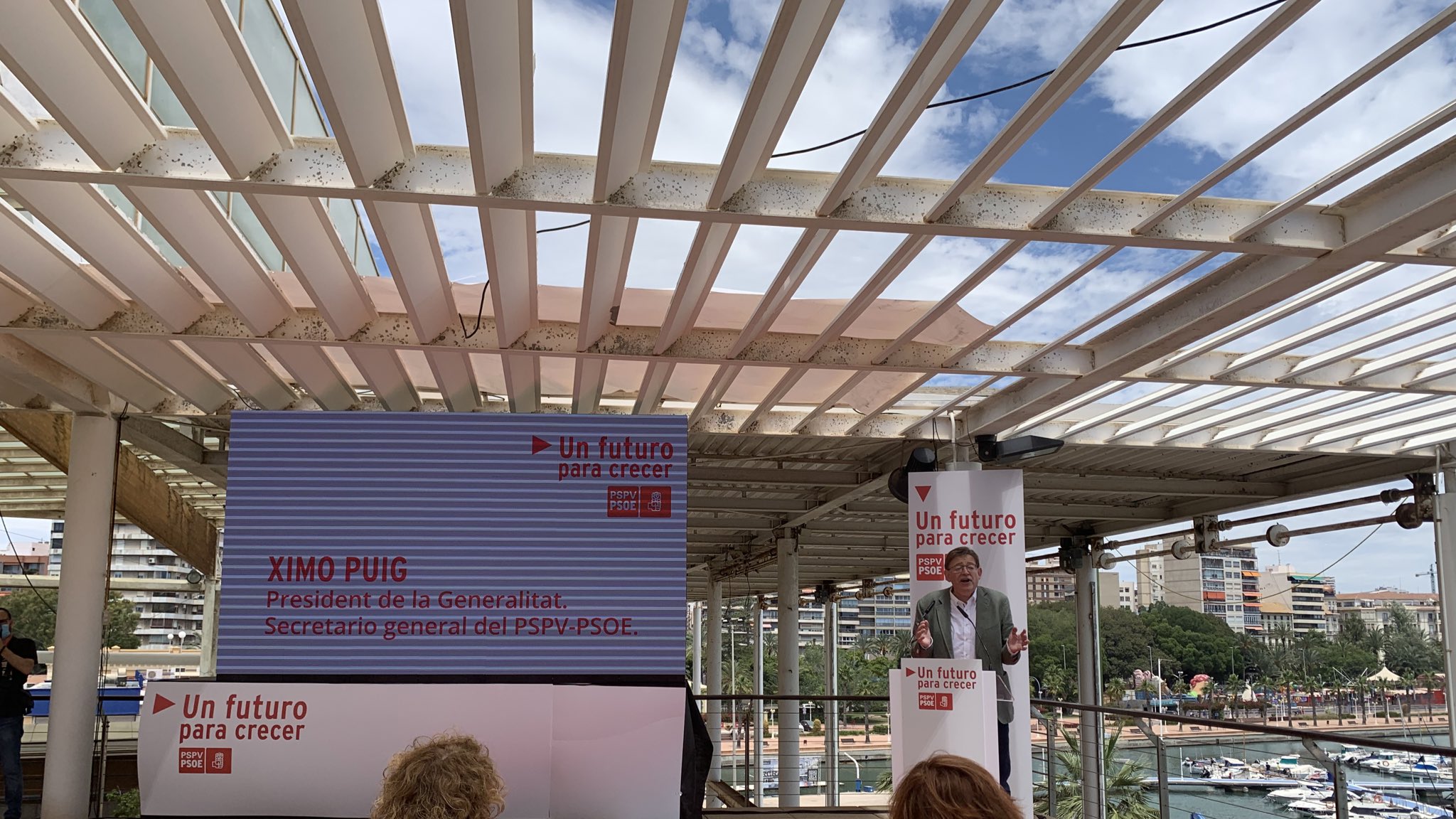 Puig afirma en Alicante que Sánchez es valiente y que cumple con los valencianos a pesar del fracaso de la financiación