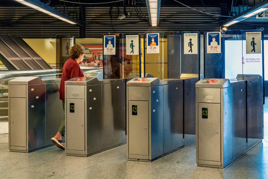 La tarjeta TuiN de Metrovalencia admite desde el 1 de julio una carga o recarga mínima de cinco euros
