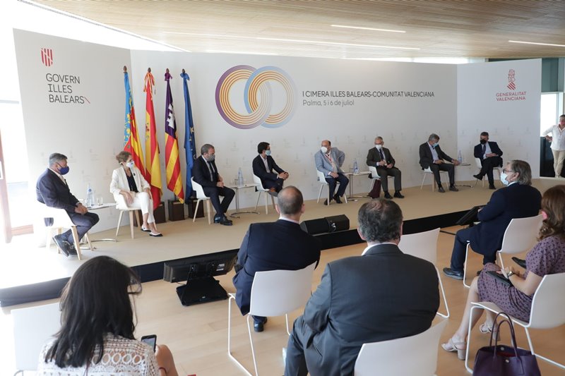 Empresarios y sindicatos ponen encima de la mesa el diálogo social y exigen un cambio en el modelo de financiación en la Cumbre con Baleares