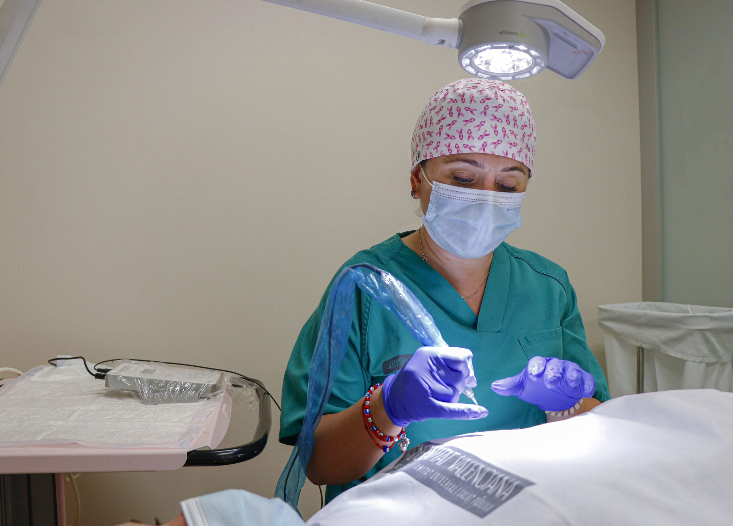 La consulta de micropigmentación oncológica de La Fe reconstruye la estructura areola-pezón de 40 pacientes