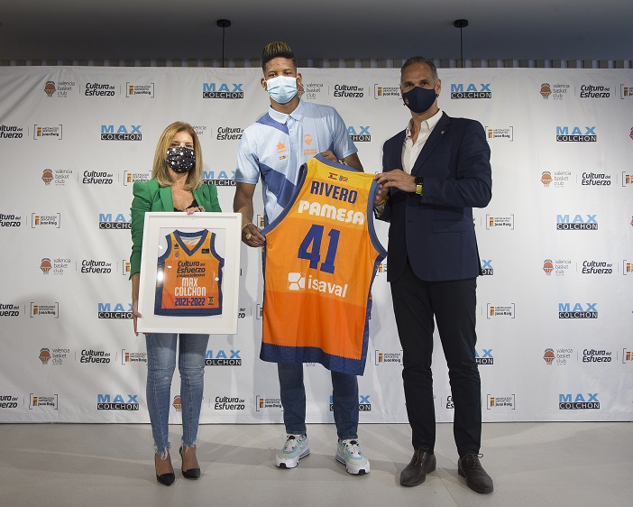 Jasiel Rivero, presentado como nuevo jugador taronja