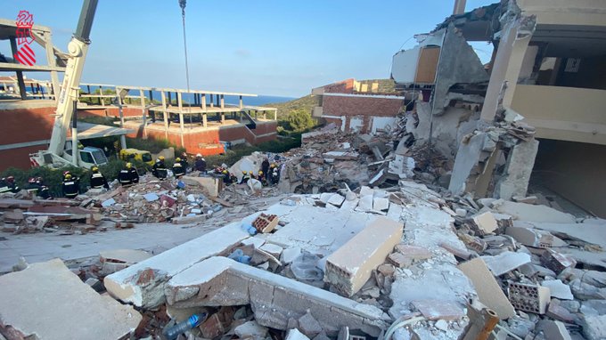 El derrumbe del edificio de Pañíscola se salda con dos victimas mortales y un hospitalizado