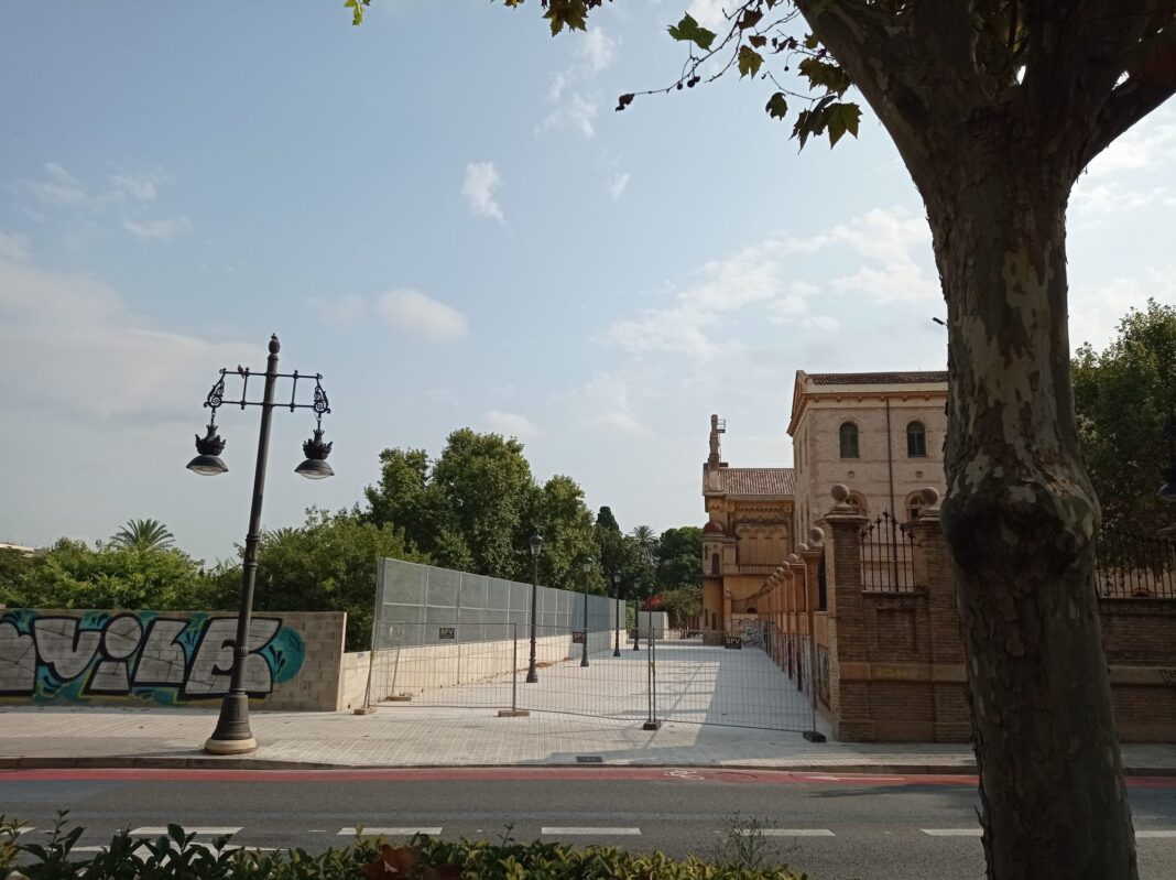 Finalizan las obras de la apertura provisional entre el Jardín Botánico y Fernando el Católico