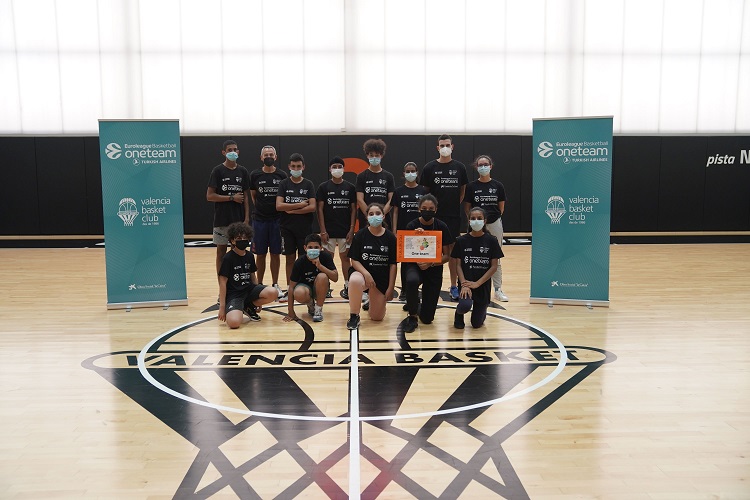 Empieza el 10º proyecto ‘One Team' de Valencia Basket, ahora con el ‘Proyecto Vivir’