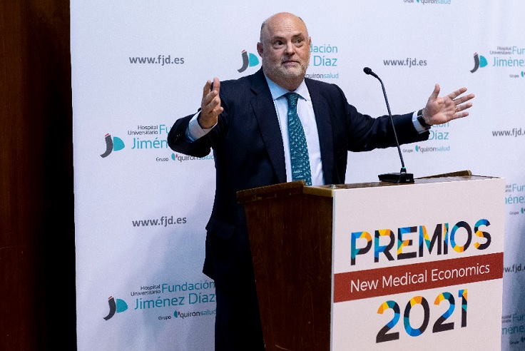 Alberto de Rosa recibe el Premio New Medical Economics a la mejor trayectoria profesional en el sector sanitario 
