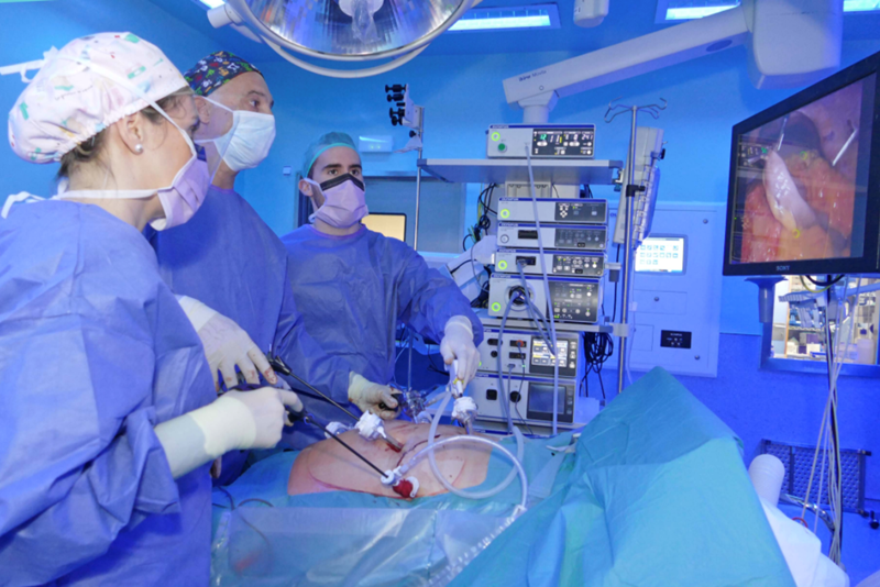 La UJI y el Hospital General Universitario de Castellón mejoran la seguridad de pacientes y profesionales en las intervencions laparoscópicas para evitar contagios por la COVID-19