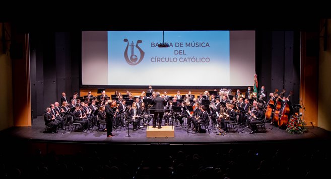 El Círculo Católico y el Ayuntamiento de Torrent reconocen la labor de Carlos Piles Tordera con el homenaje ‘Torrentins que fan Banda’